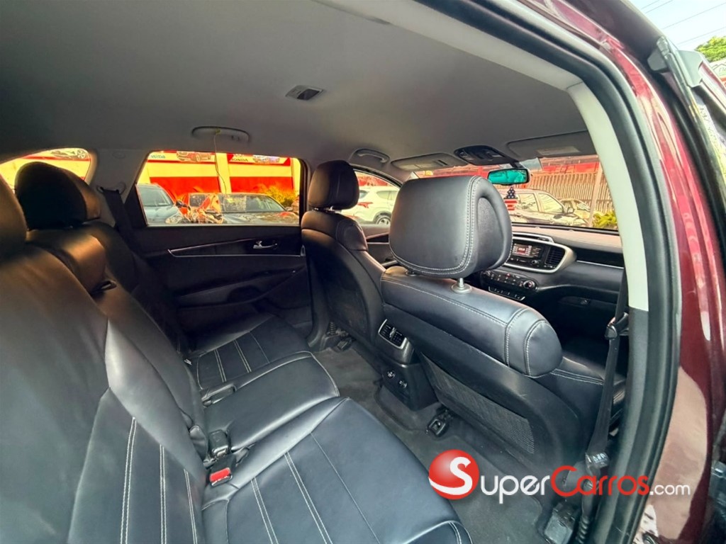 2016 Kia Sorento — foto 8 / 8