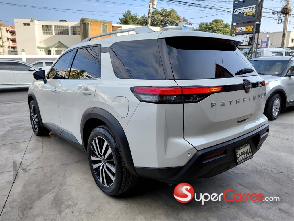 2023 Nissan Pathfinder Advance — foto 3 / 11