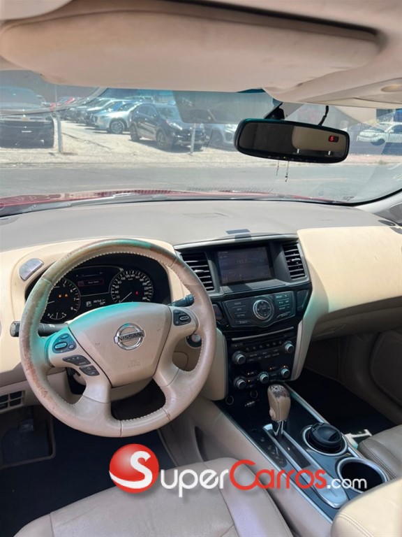 2015 Nissan Pathfinder — foto 8 / 12