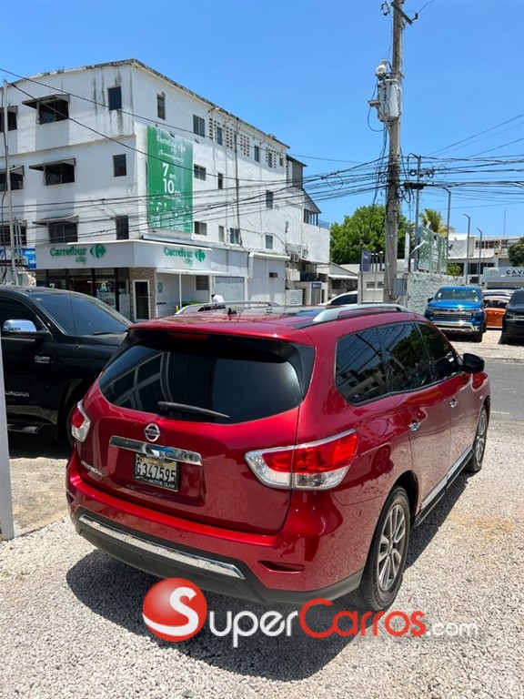 2015 Nissan Pathfinder — foto 10 / 12