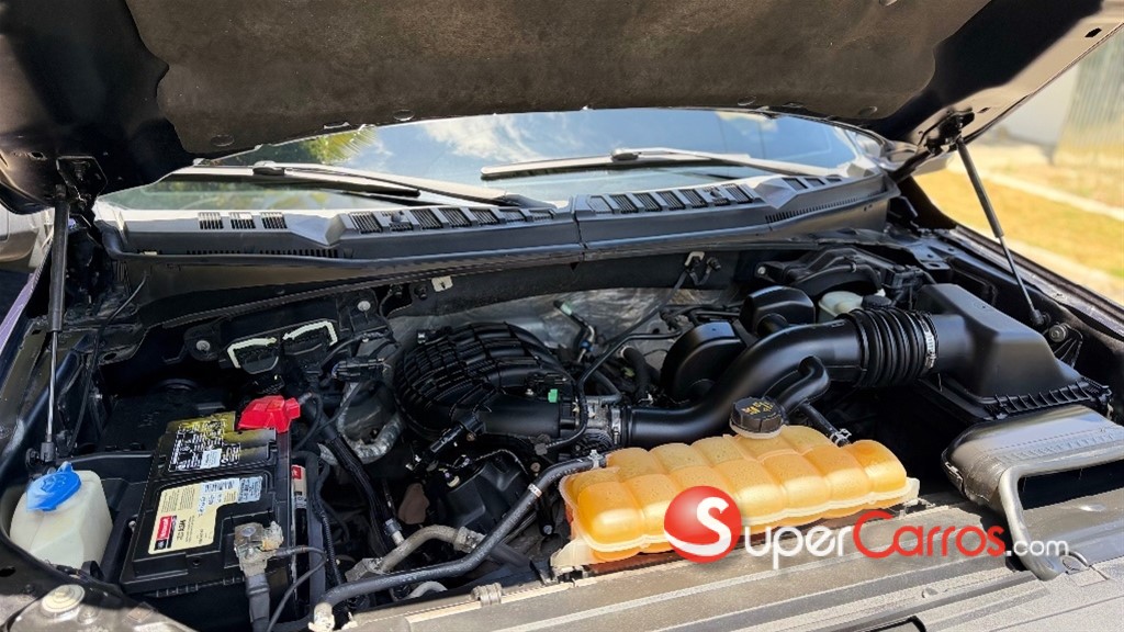 2016 Ford F 150 XLT — foto 10 / 12