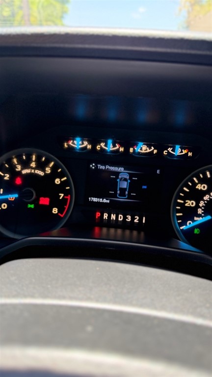 2016 Ford F 150 XLT — foto 12 / 12