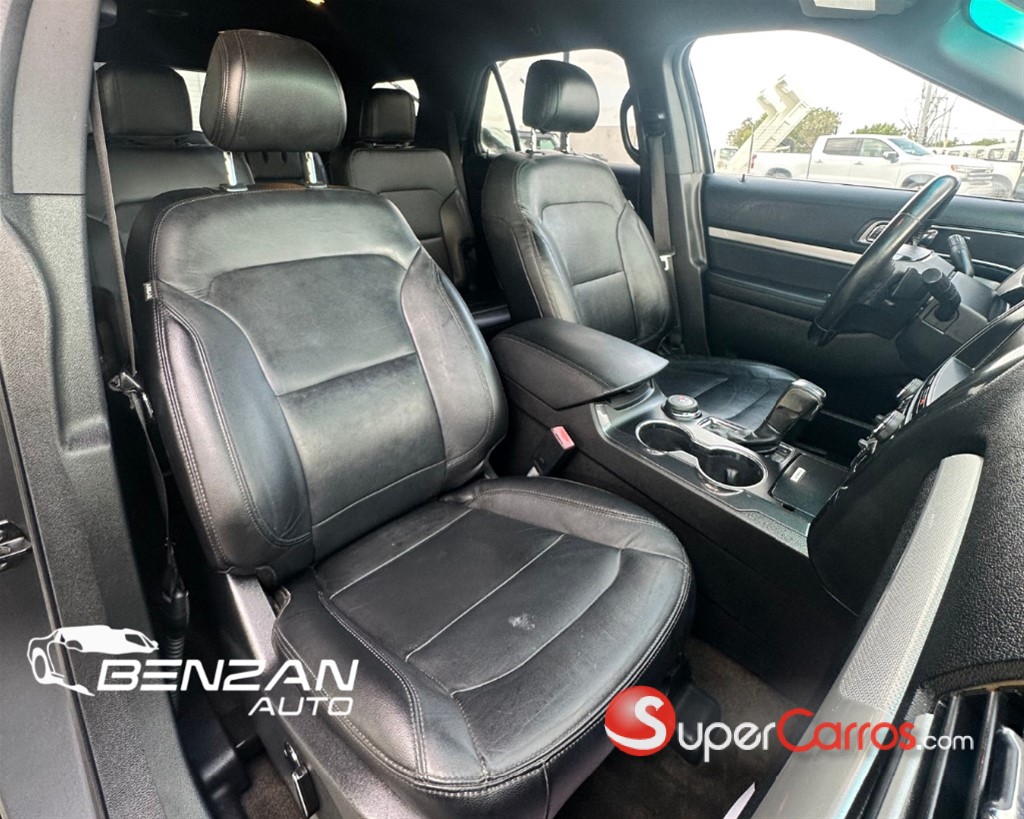 2016 Ford Explorer XLT — foto 7 / 10