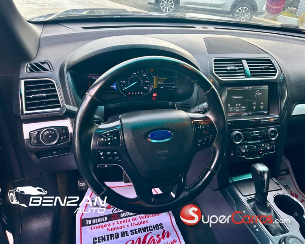2016 Ford Explorer XLT — foto 10 / 10