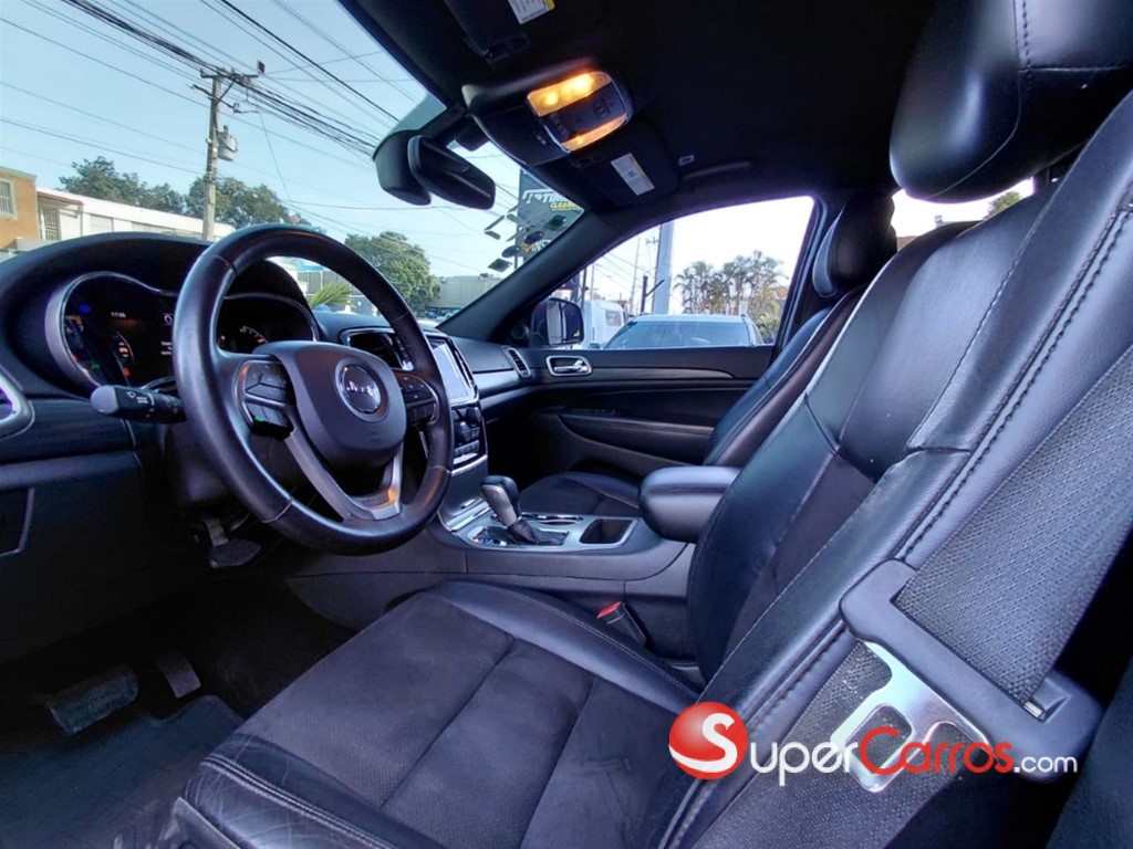 2019 Jeep Grand Cherokee Laredo 4x4 — foto 5 / 10