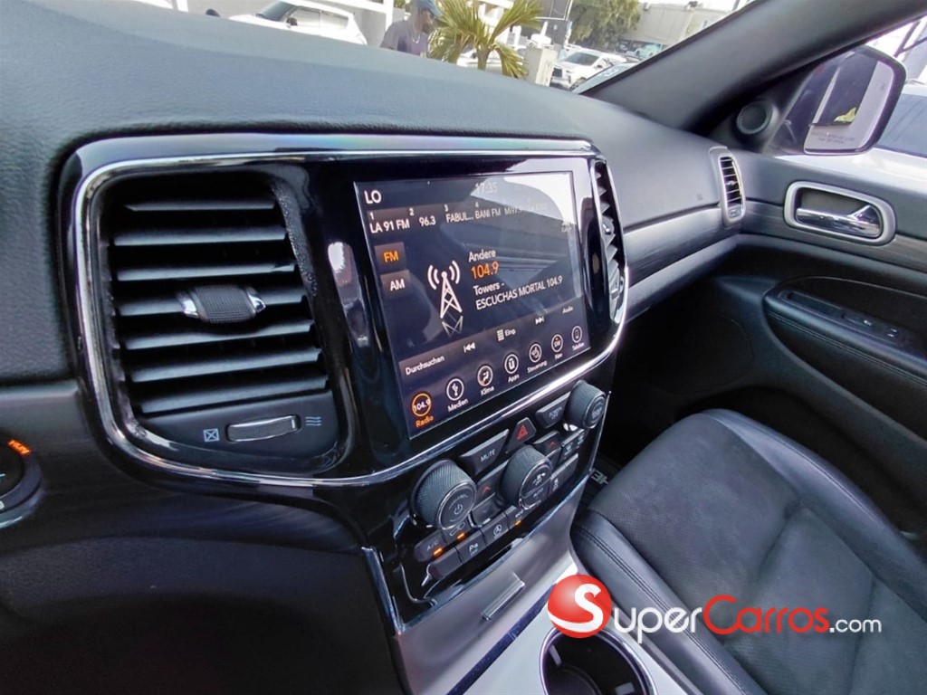 2019 Jeep Grand Cherokee Laredo 4x4 — foto 7 / 10