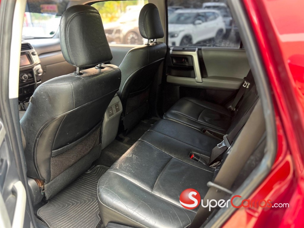 2012 Toyota 4 Runner SR5 — foto 9 / 10