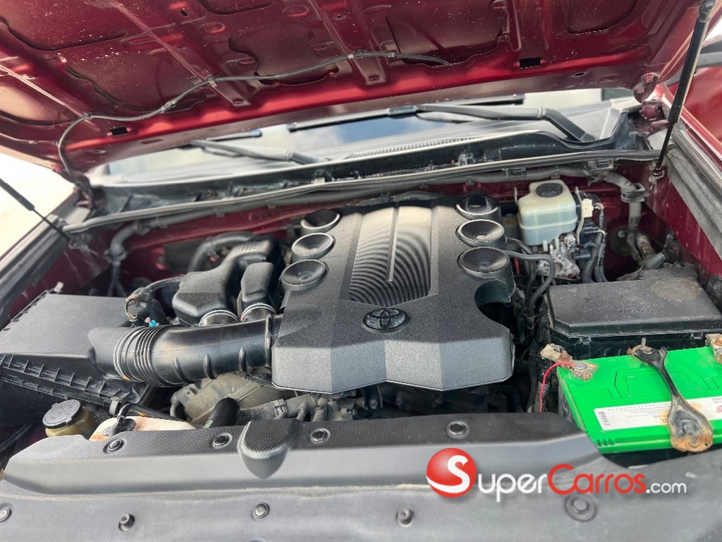 2012 Toyota 4 Runner SR5 — foto 10 / 10