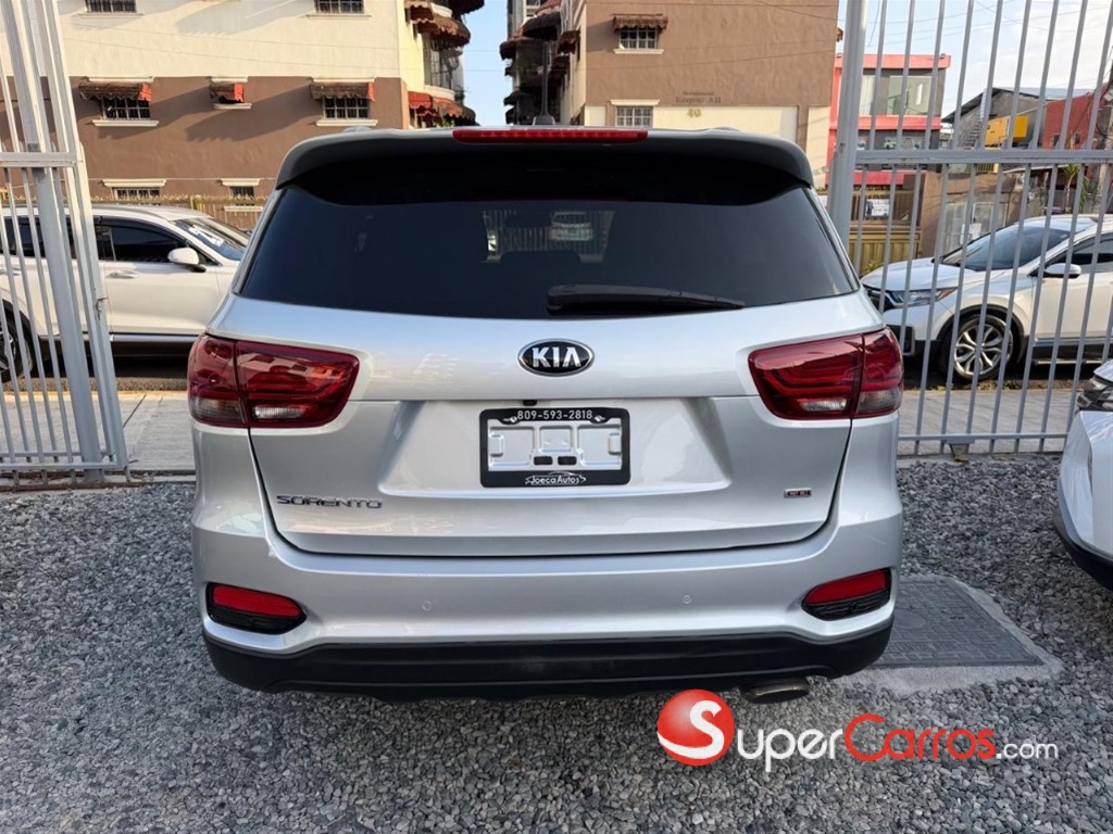 2020 Kia Sorento LX — foto 3 / 11