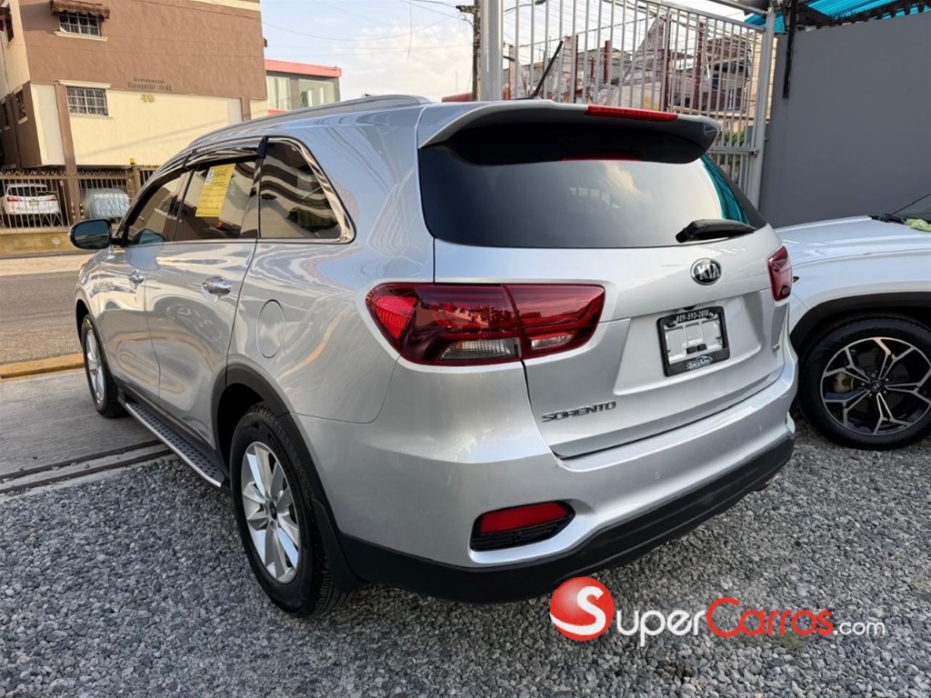 2020 Kia Sorento LX — foto 5 / 11