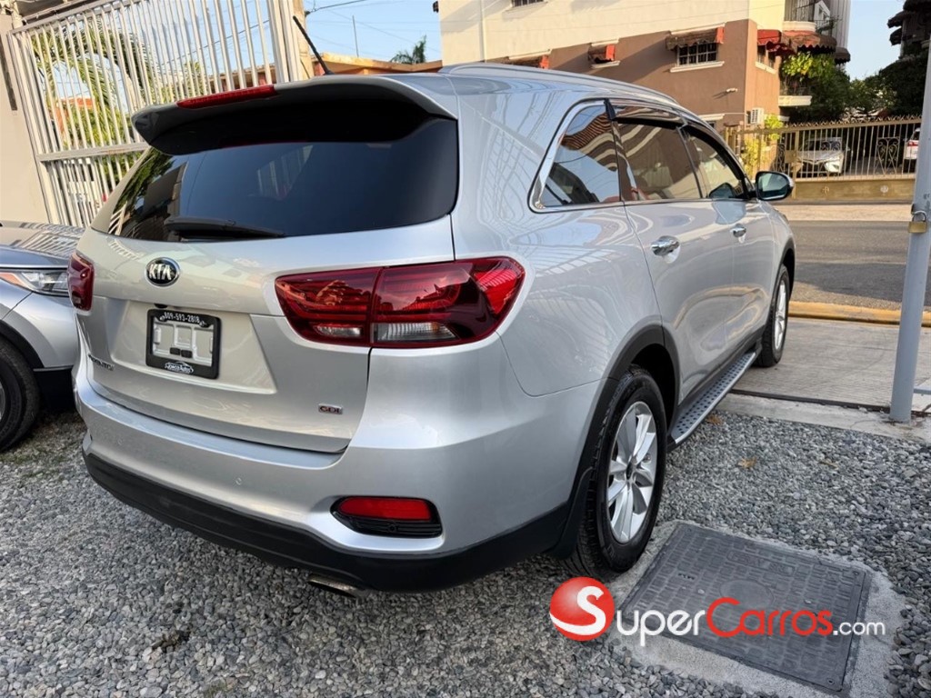 2020 Kia Sorento LX — foto 6 / 11