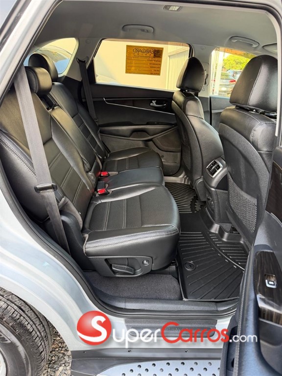 2020 Kia Sorento LX — foto 7 / 11