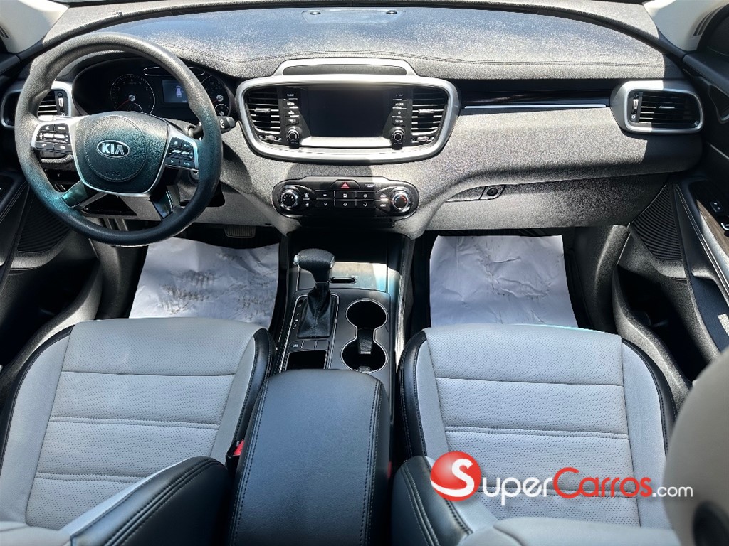 2020 Kia Sorento — foto 8 / 12