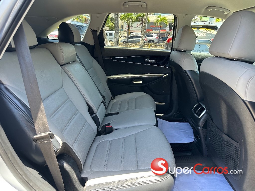 2020 Kia Sorento — foto 10 / 12
