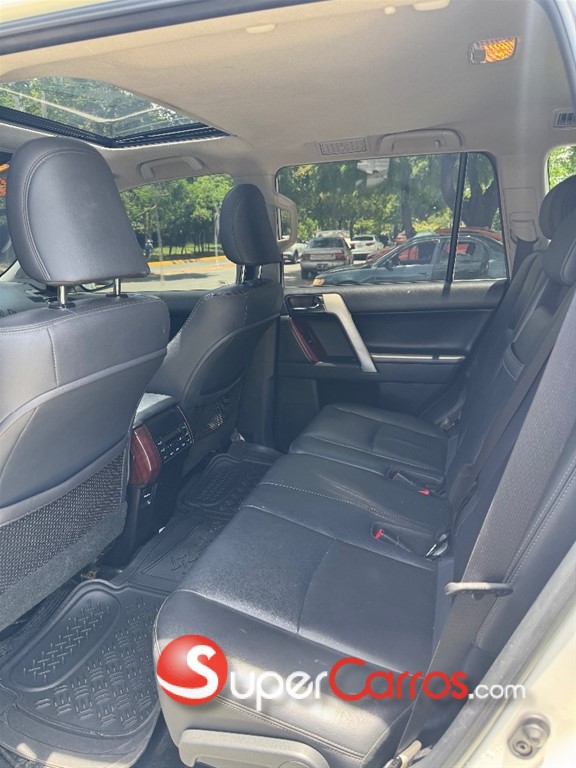 2017 Toyota Land Cruiser Prado VXL — foto 9 / 12