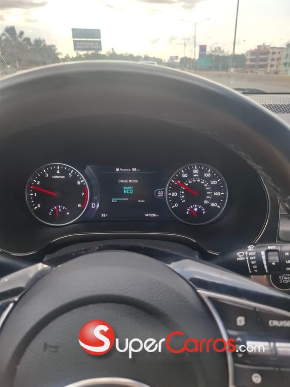 2021 Kia Seltos SX-T — foto 8 / 10