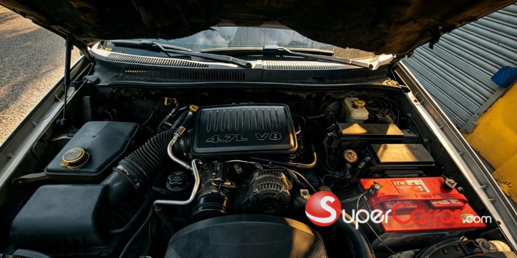2005 Jeep Grand Cherokee SRT8 — foto 7 / 12