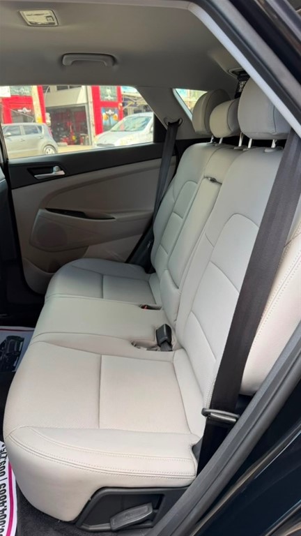 2021 Hyundai Tucson LIMITED — foto 8 / 10