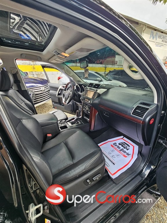 2015 Toyota Land Cruiser VXL — foto 8 / 10