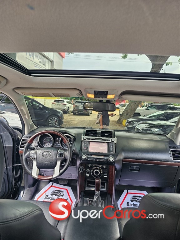 2015 Toyota Land Cruiser VXL — foto 9 / 10