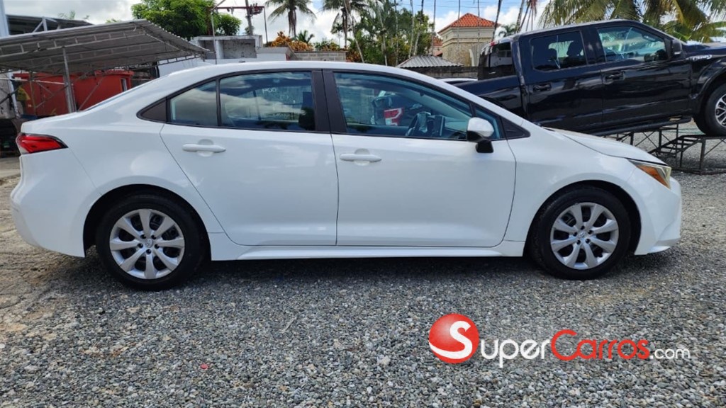 2020 Toyota Corolla LE — foto 8 / 12