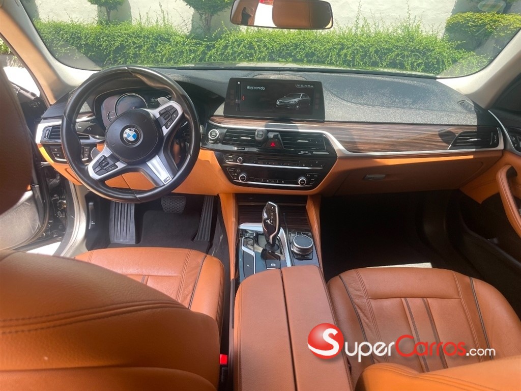 2017 BMW Serie 5 530i — foto 7 / 10