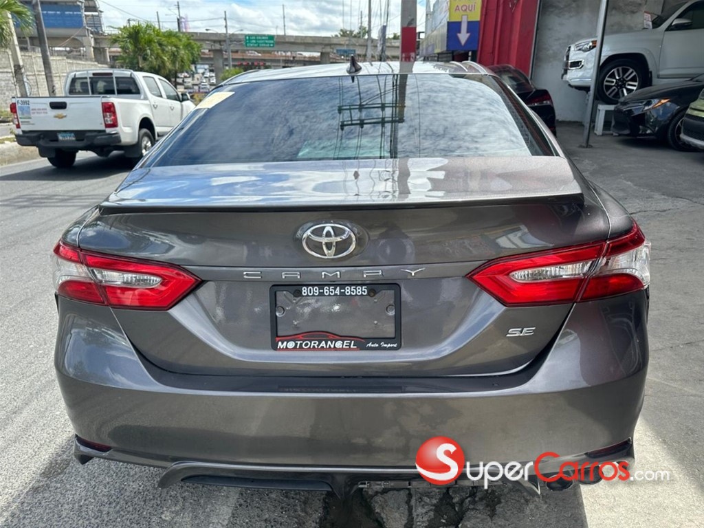 2019 Toyota Camry SE — foto 5 / 11