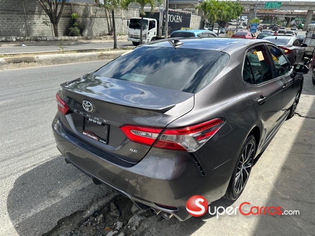 2019 Toyota Camry SE — foto 6 / 11