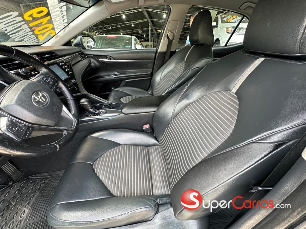 2019 Toyota Camry SE — foto 8 / 11