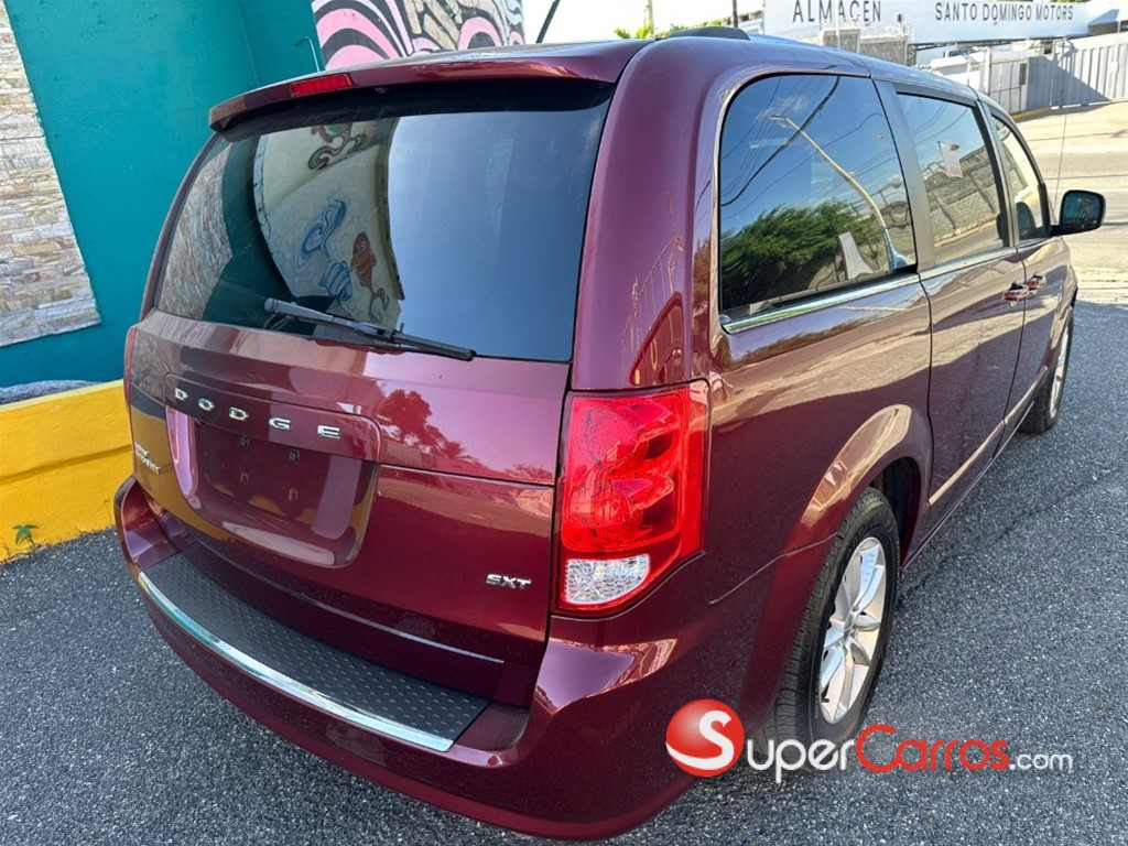 2020 Dodge Caravan SXT — foto 6 / 12