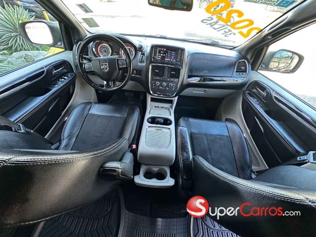 2020 Dodge Caravan SXT — foto 7 / 12