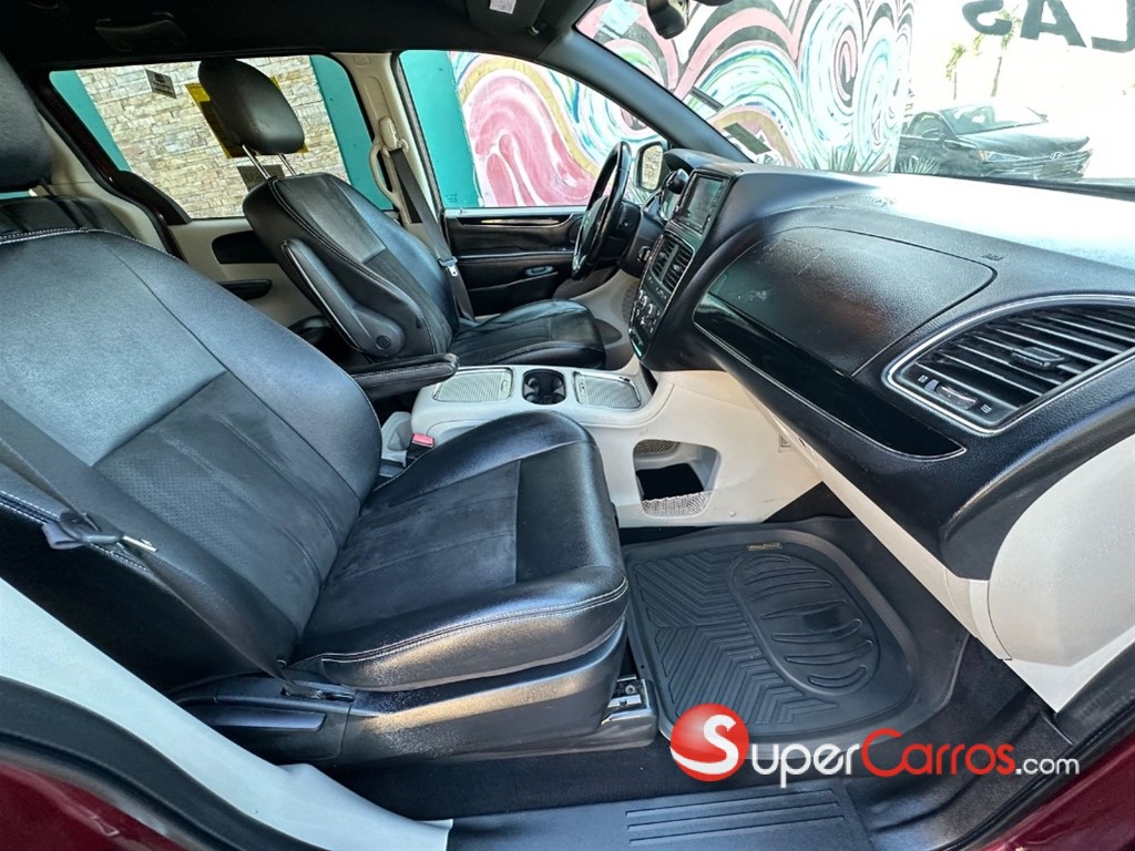2020 Dodge Caravan SXT — foto 9 / 12