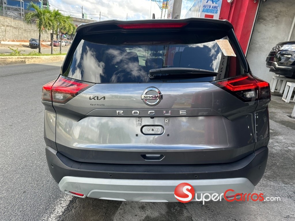 2021 Nissan Rogue SV — foto 5 / 11