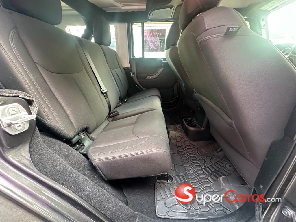 2017 Jeep Wrangler Unlimited Sport — foto 10 / 12