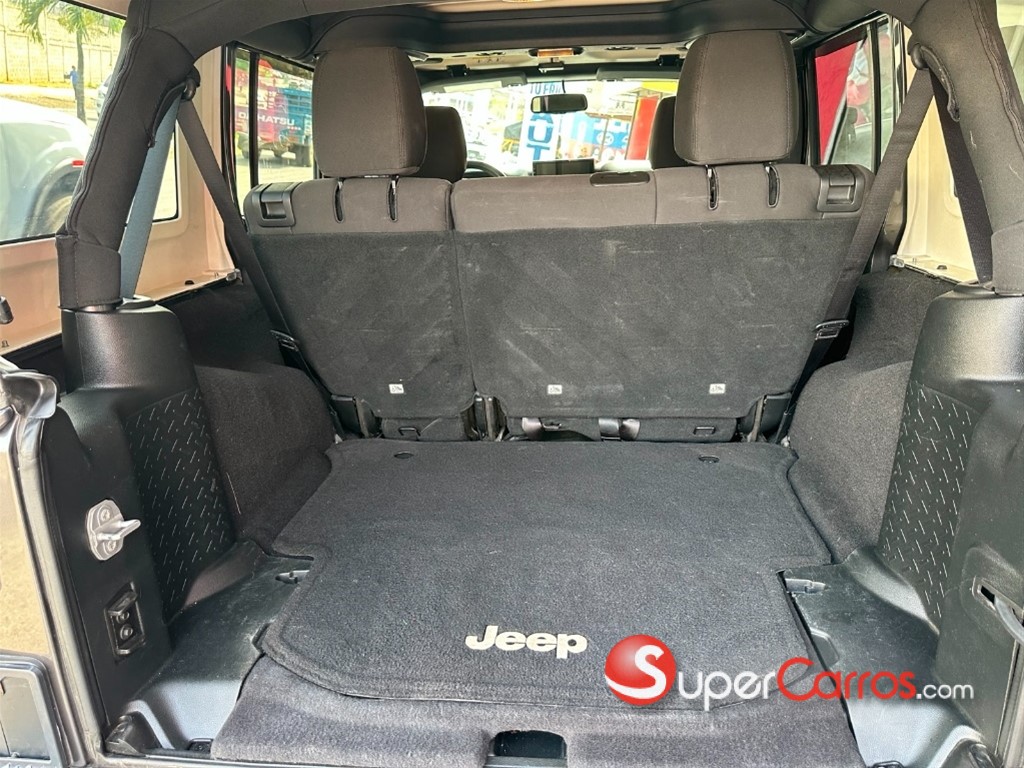 2017 Jeep Wrangler Unlimited Sport — foto 11 / 12