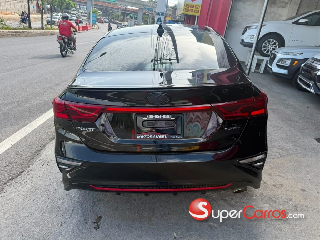 2021 Kia Forte GT Line — foto 5 / 12