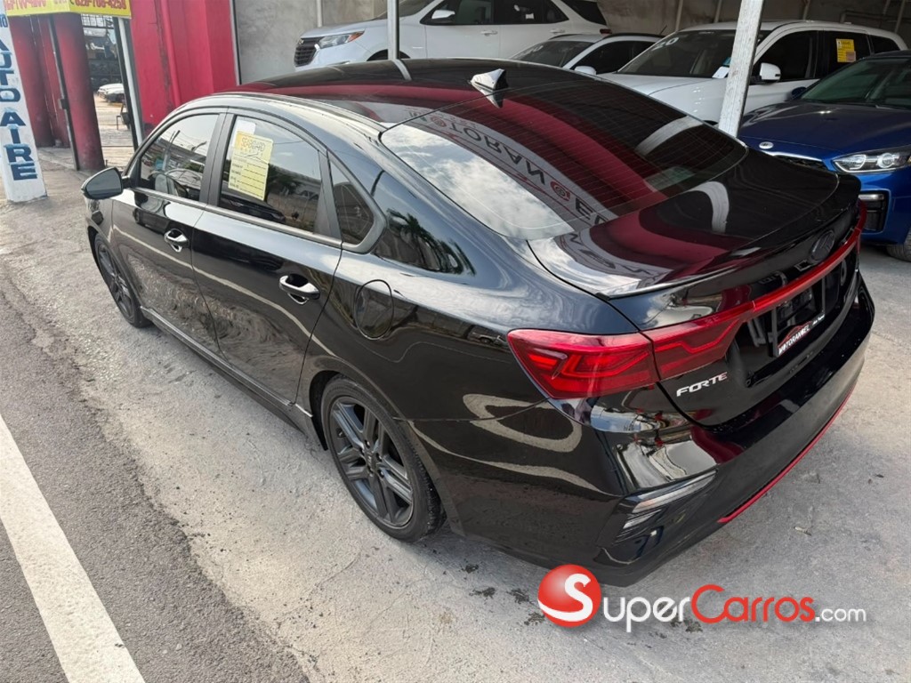2021 Kia Forte GT Line — foto 6 / 12