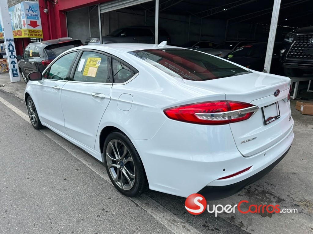 2020 Ford Fusion Titanium — foto 4 / 12