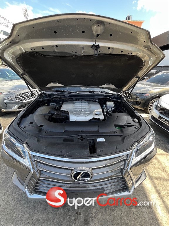 2020 Lexus LX 570 — foto 8 / 11