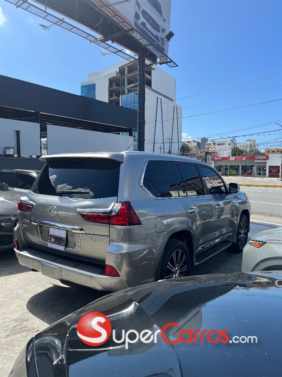 2020 Lexus LX 570 — foto 11 / 11