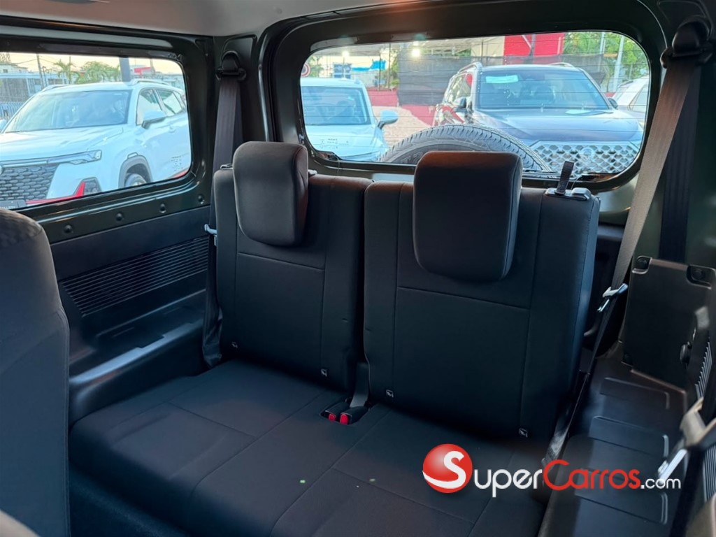2027 Suzuki Jimny GLX — foto 10 / 11