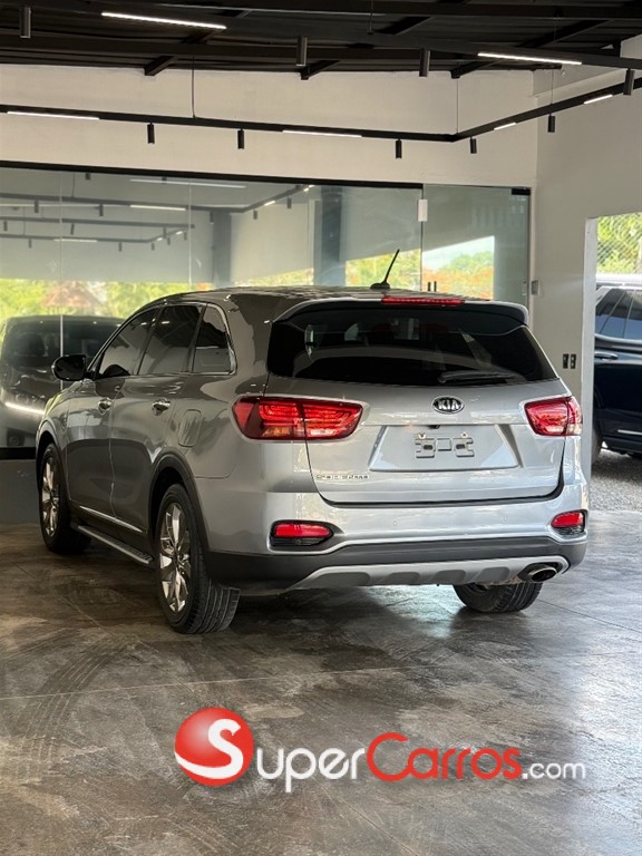 2019 Kia Sorento LX — foto 7 / 11
