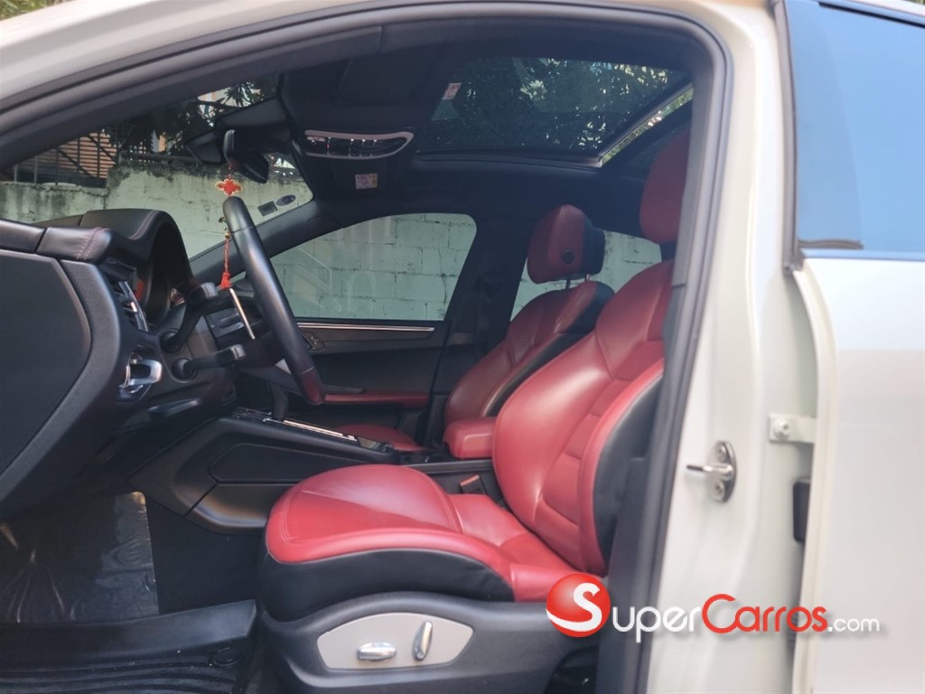 2025 Porsche Macan T — foto 7 / 12