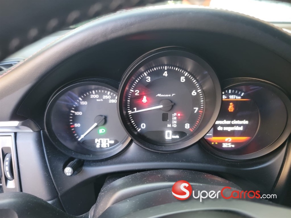 2025 Porsche Macan T — foto 10 / 12