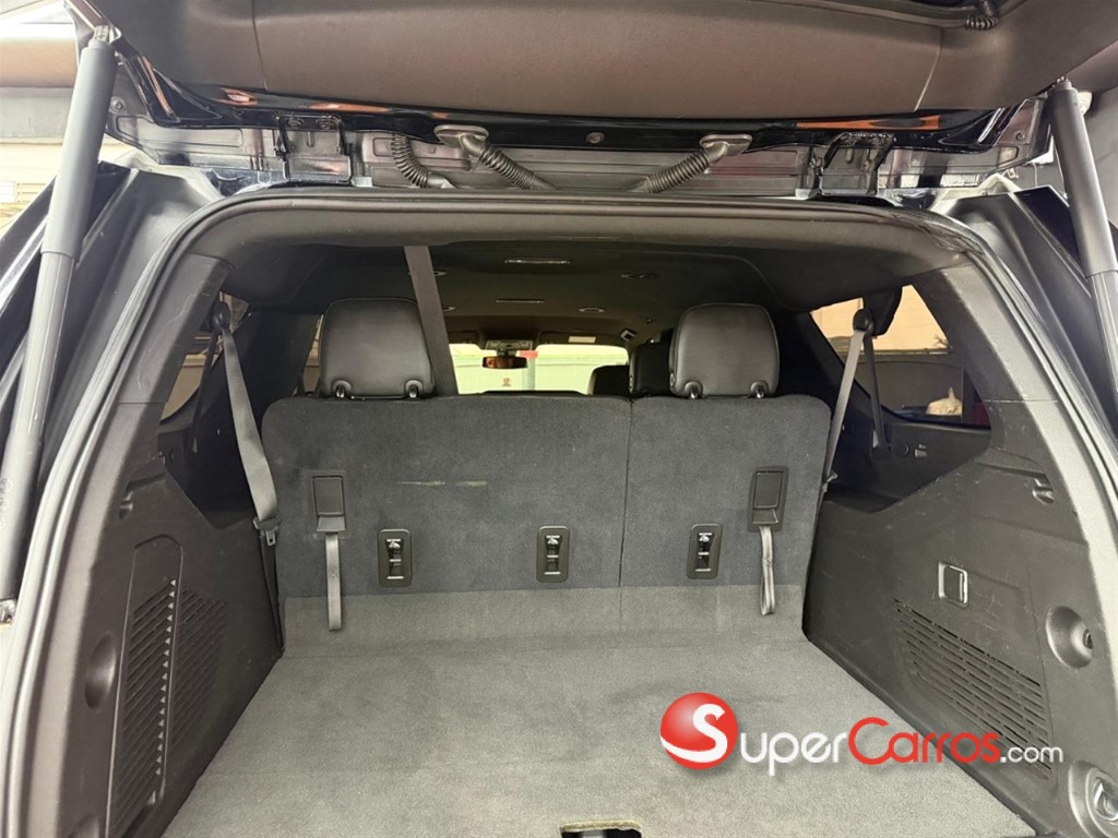 2021 Chevrolet Suburban LT — foto 8 / 11