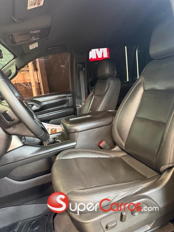 2021 Chevrolet Suburban LT — foto 10 / 11