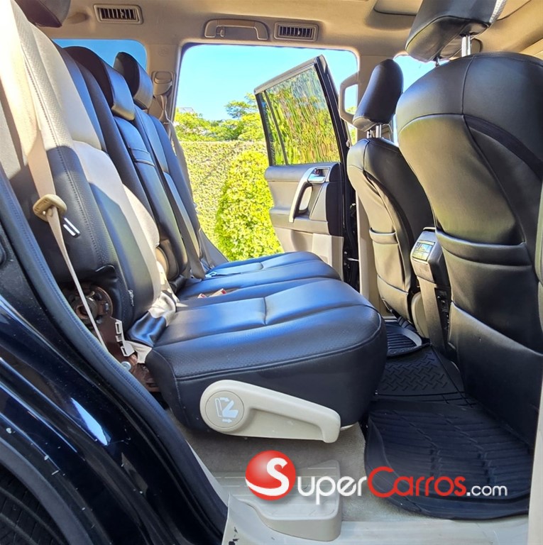 2011 Toyota Land Cruiser Prado VX — foto 10 / 12