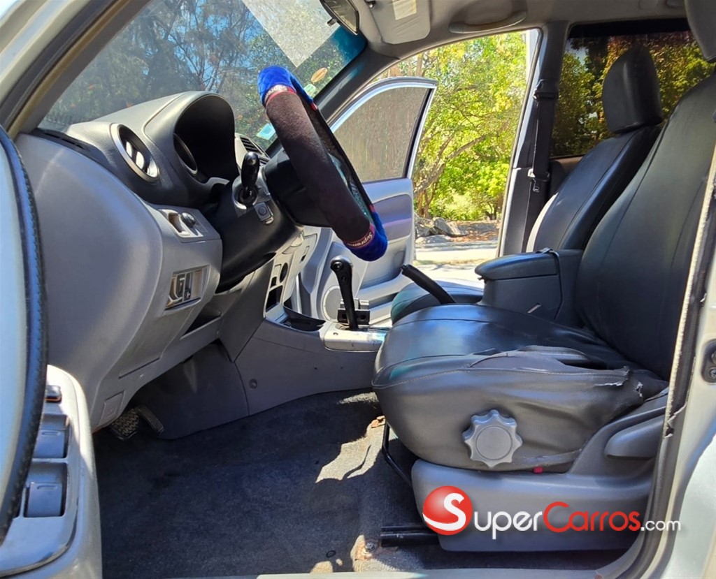 2001 Toyota RAV4 LE — foto 9 / 12