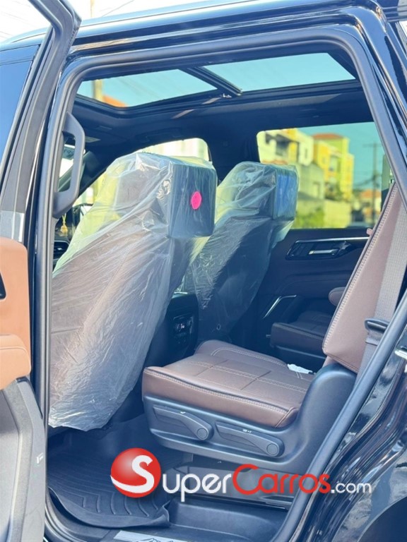 2025 Chevrolet Tahoe Highcountry Duramax — foto 12 / 12