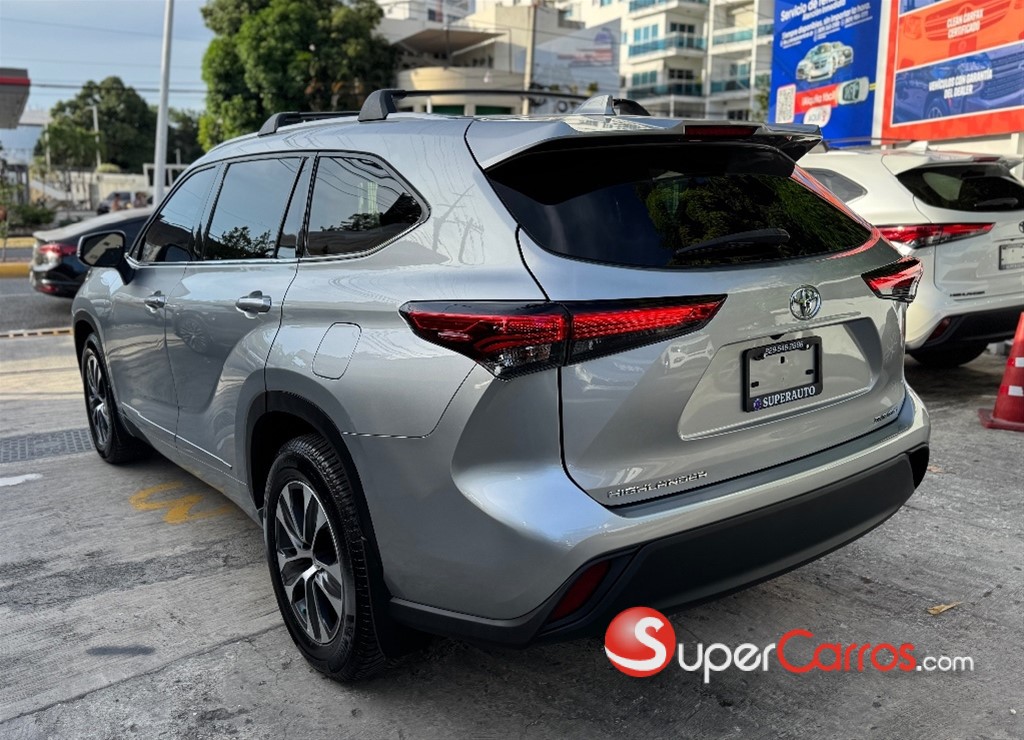 2022 Toyota Highlander XLE — foto 2 / 12